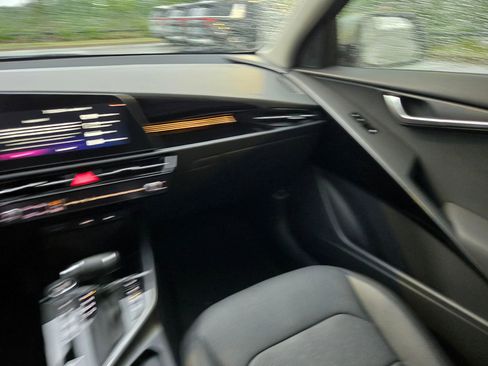 New 2026 Kia Niro SX FWD image 11