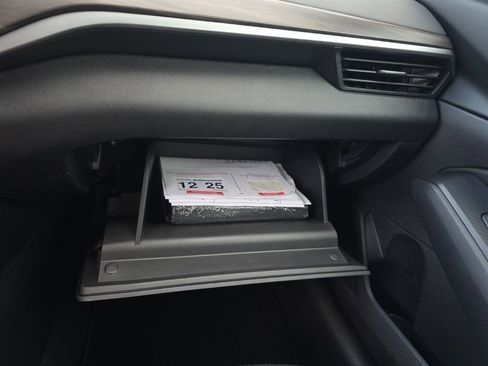 Used 2025 Nissan Altima 2.5 SV FWD image 24