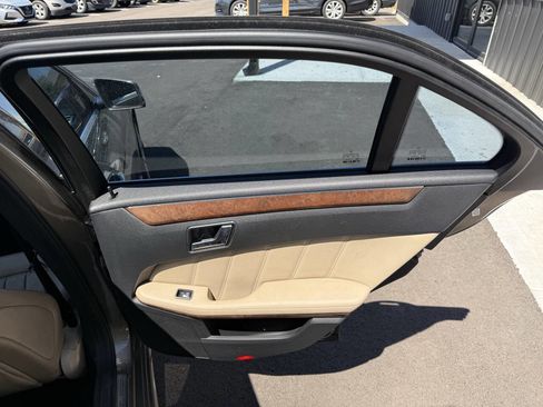 Used 2011 Mercedes-Benz E 550 4MATIC Sedan w/ Premium 2 Pkg image 16