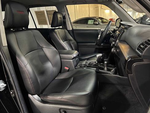 Used 2021 Toyota 4Runner TRD Off-Road Premium w/ Moonroof Package AWD/4WD image 12