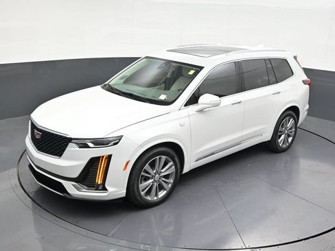 Used 2024 Cadillac XT6 Premium Luxury FWD image 16