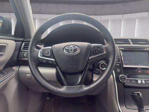 Used 2016 Toyota Camry XLE FWD image 13