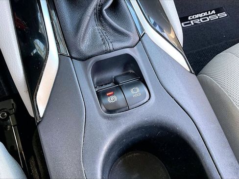 Used 2023 Toyota Corolla Cross L image 25