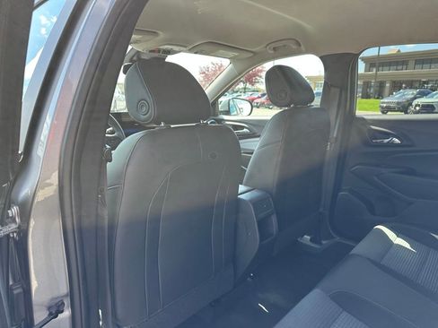 Used 2025 Chevrolet Trax LT FWD image 10