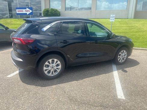 Used 2023 Ford Escape Active w/ Tech Pack #1 AWD/4WD image 4