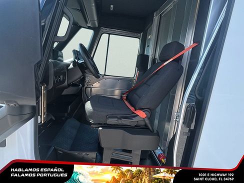 Used 2024 Chevrolet Brightdrop 600 w/ Battery Pack, Max Range AWD/4WD image 11