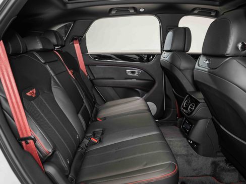 Certified 2022 Bentley Bentayga image 21