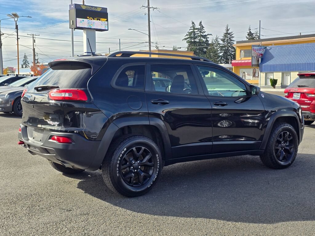 Used 2016 Jeep Cherokee Trailhawk w/ Leather Interior Group AWD/4WD image 6