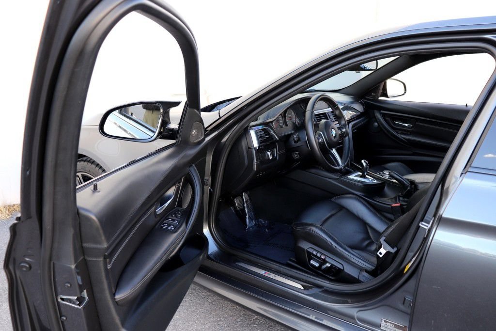 Used 2016 BMW M3 w/ Executive Package RWD image 2