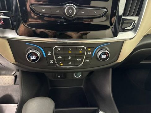 Used 2023 Chevrolet Traverse LS AWD/4WD image 22
