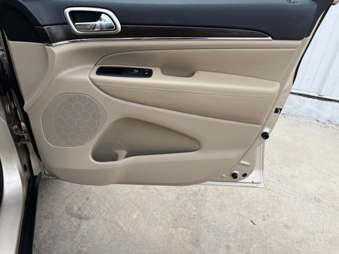 Used 2014 Jeep Grand Cherokee Limited RWD image 17