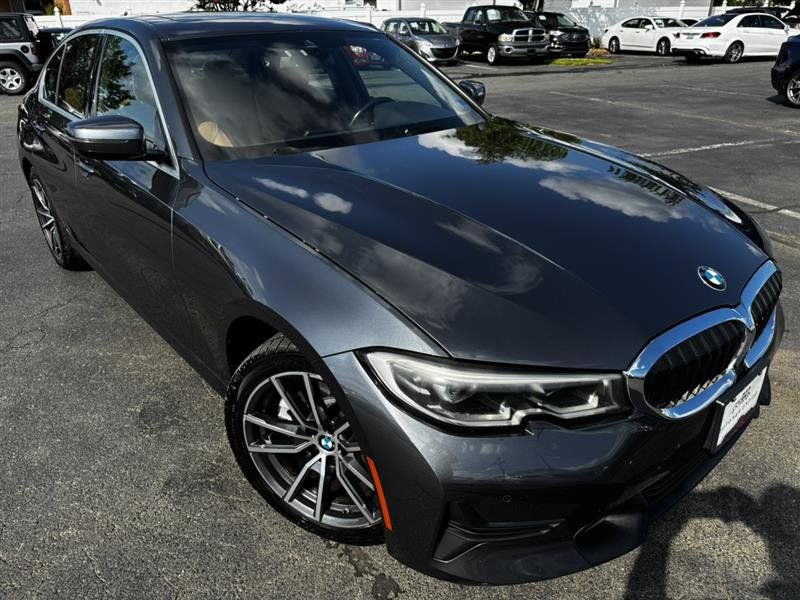 Used 2021 BMW 330i xDrive Sedan w/ Convenience Package AWD/4WD image 3