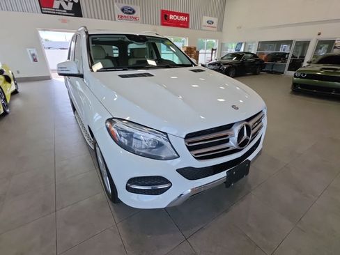 Used 2016 Mercedes-Benz GLE 350 4MATIC image 4