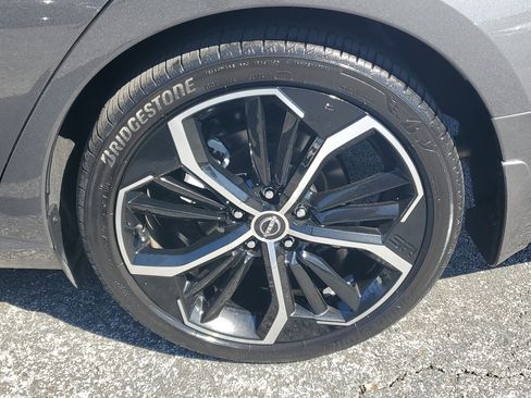 Certified 2025 Nissan Altima 2.5 SR image 8