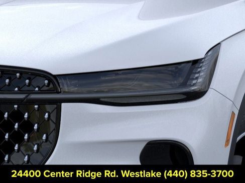New 2026 Lincoln Nautilus Premier AWD/4WD image 18