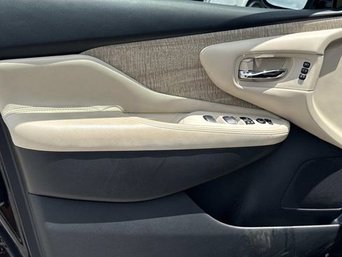 Used 2023 Nissan Murano SL FWD image 19