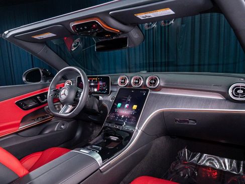 Used 2025 Mercedes-Benz CLE 450 4MATIC Cabriolet image 7