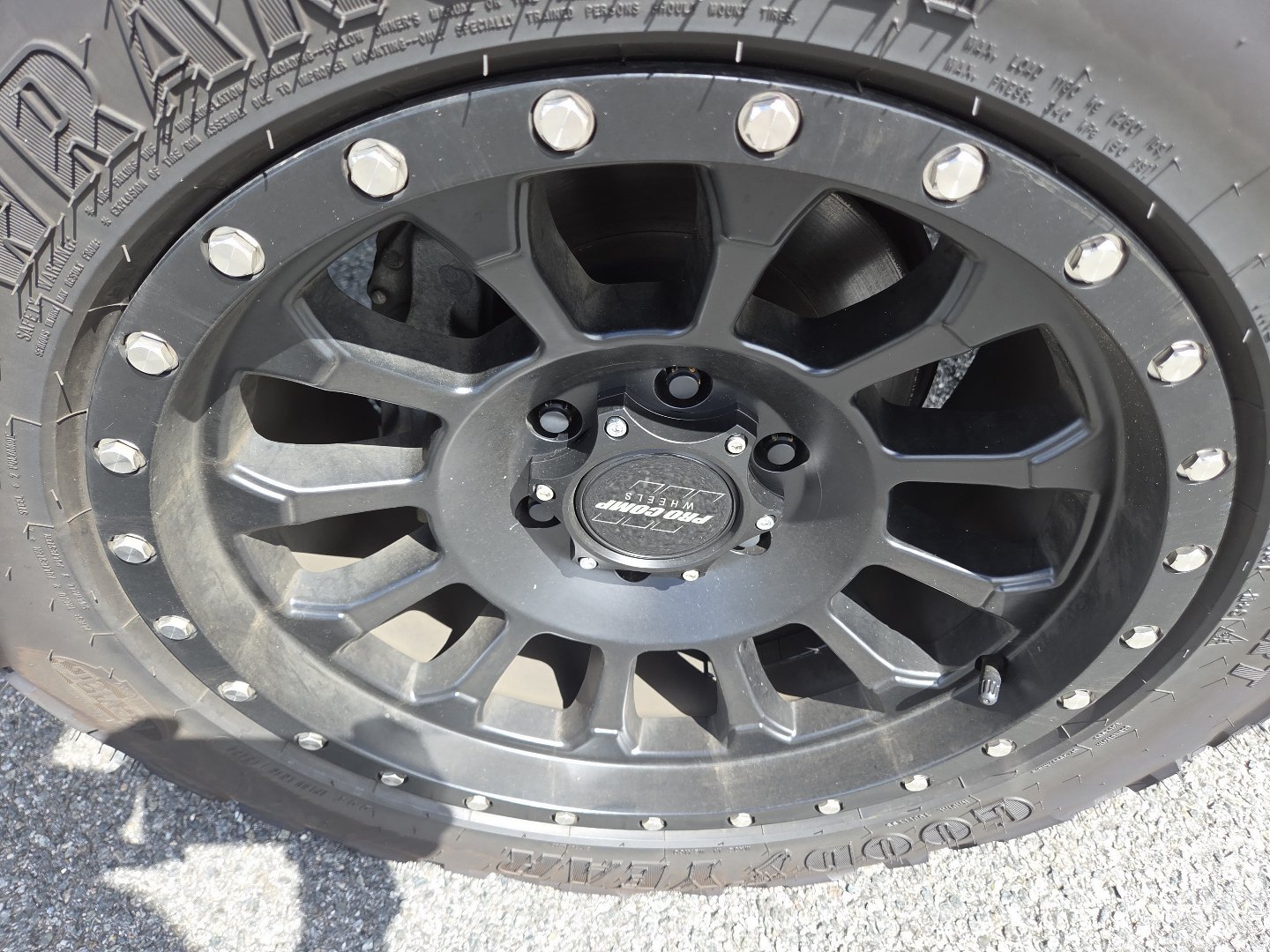 Used 2022 Toyota Tacoma Limited AWD/4WD image 14