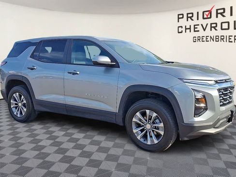 Certified 2025 Chevrolet Equinox LT FWD image 2