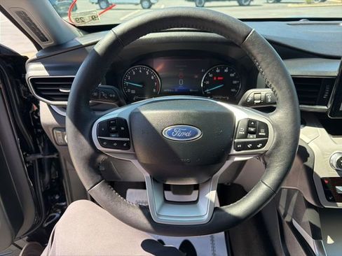 Used 2024 Ford Explorer XLT w/ Equipment Group 202A AWD/4WD image 20