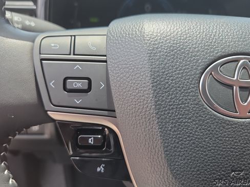 Used 2026 Toyota Camry SE FWD image 19