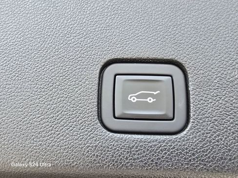 Used 2023 Cadillac XT6 Premium Luxury w/ Platinum Package AWD/4WD image 35