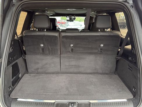 Used 2022 Jeep Grand Wagoneer Series III w/ Rear Seat Video Group 1 AWD/4WD image 39