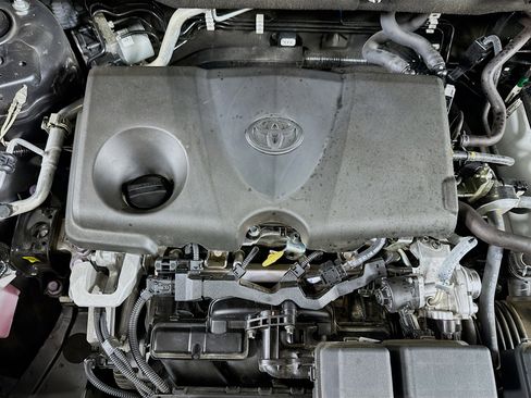 Used 2022 Toyota RAV4 XLE w/ Convenience Package image 33