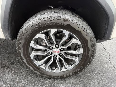 Used 2026 GMC Canyon Denali image 12