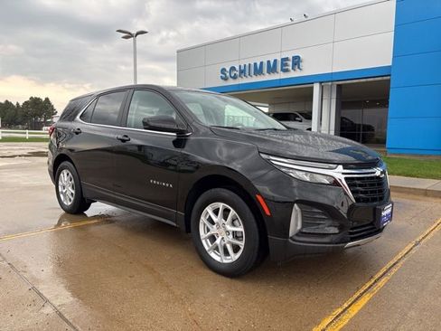 Used 2024 Chevrolet Equinox LT w/ LPO, Floor Liner Package image 3