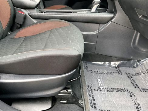 Used 2021 Nissan Kicks SR w/ Interior Electronics Package image 21