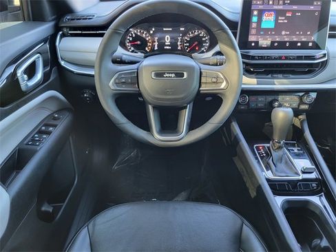 Certified 2023 Jeep Compass Limited w/ Sun and Sound Group image 31