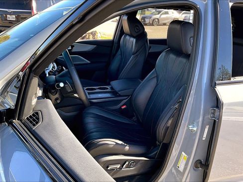 Used 2025 Acura MDX A-Spec image 6