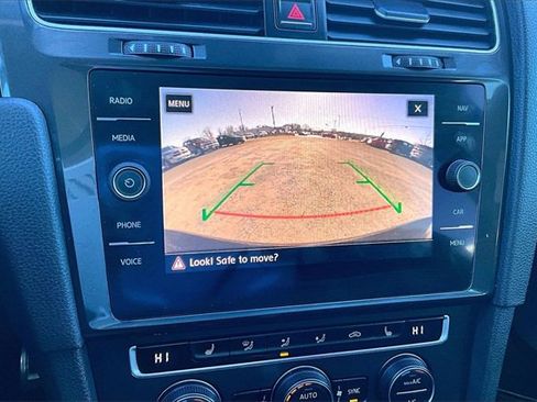 Used 2018 Volkswagen Golf Alltrack SEL image 17