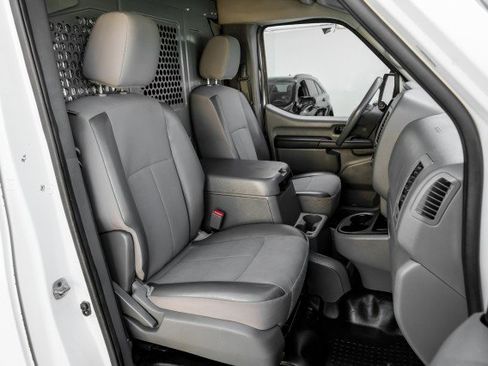 Used 2020 Nissan NV 2500 SV image 28