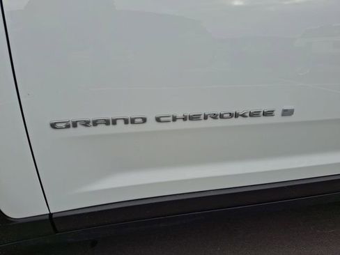 New 2026 Jeep Grand Cherokee Laredo X AWD/4WD image 10
