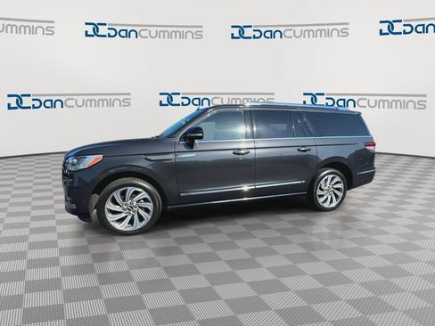 Used 2022 Lincoln Navigator L Reserve AWD/4WD image 5