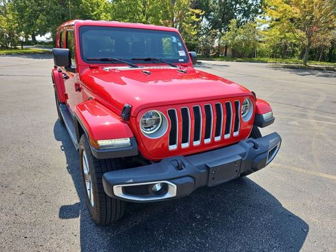 Used 2018 Jeep Wrangler Unlimited Sahara AWD/4WD image 8