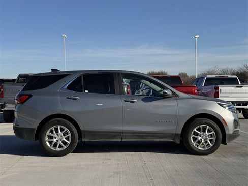 Certified 2024 Chevrolet Equinox LT w/ Driver Convenience Package image 3