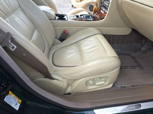 Used 2007 Jaguar XJ8 image 37