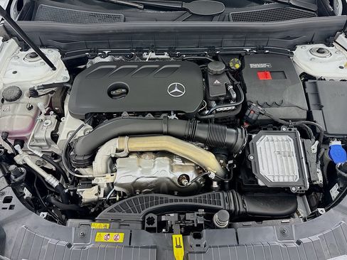 New 2026 Mercedes-Benz GLB 250 image 10