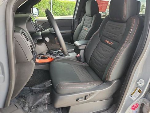 Certified 2025 Nissan Frontier Pro-X RWD image 12