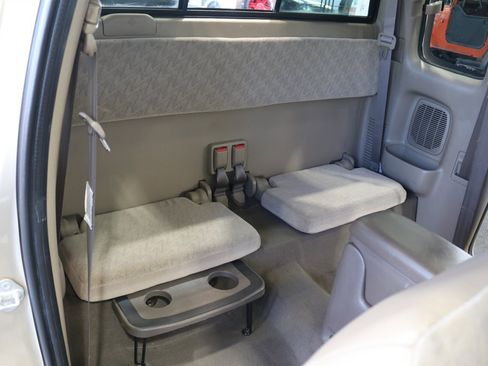 Used 2004 Toyota Tacoma 4x4 Xtracab V6 image 18