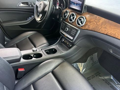 Used 2018 Mercedes-Benz GLA 250 4MATIC image 31