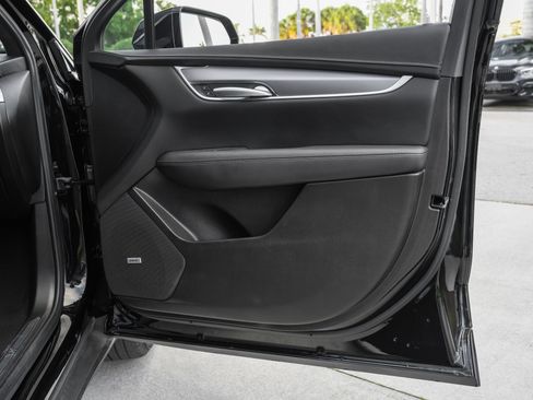 Used 2025 Cadillac XT5 Luxury FWD image 40