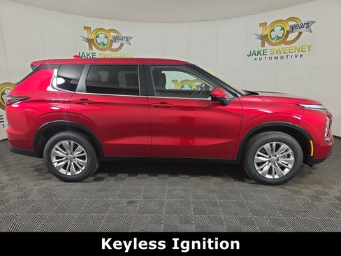 New 2026 Mitsubishi Outlander ES image 8