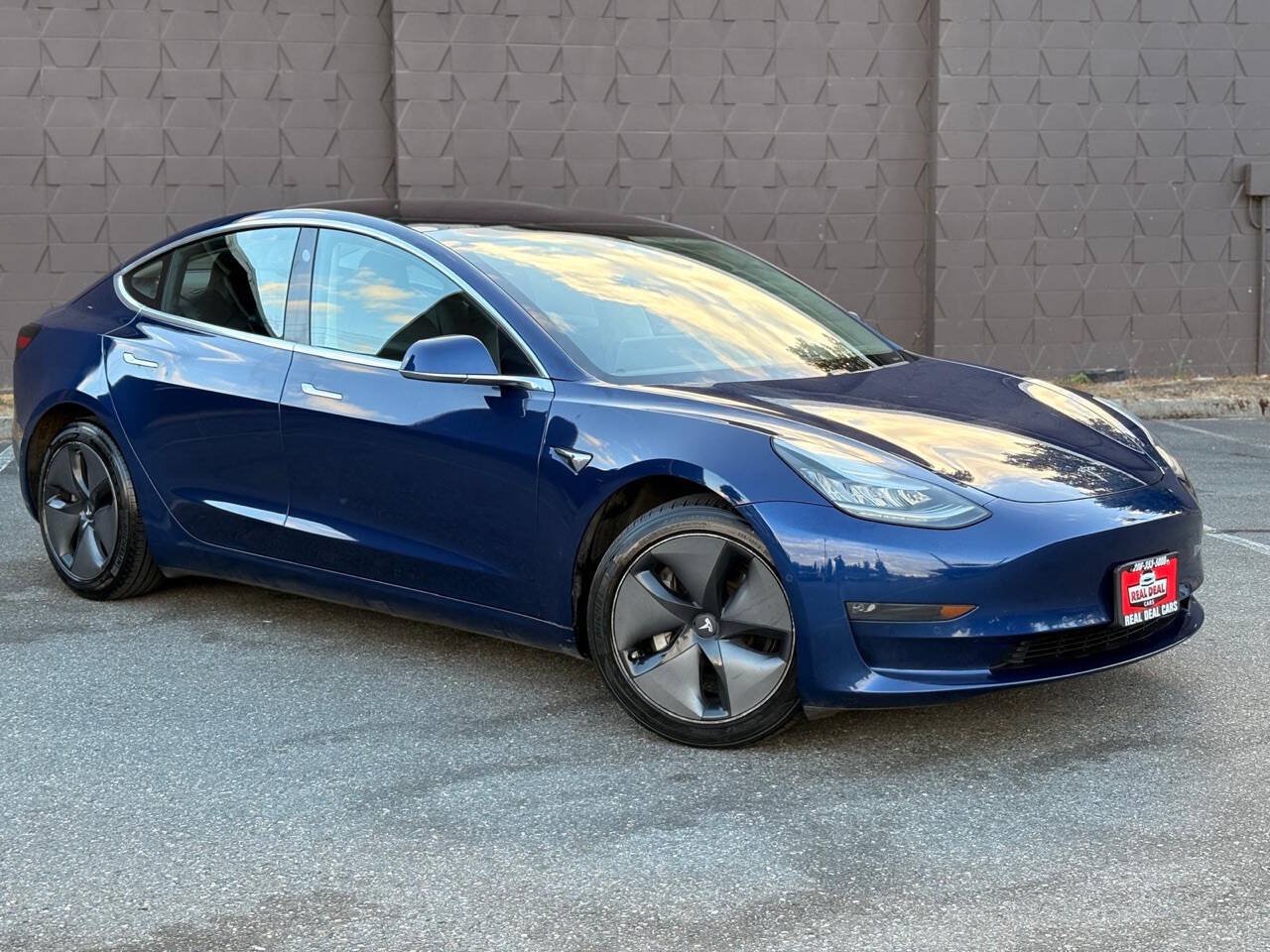 Used 2018 Tesla Model 3 Long Range AWD/4WD image 2