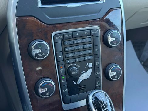 Used 2015 Volvo XC70 3.2 Premier image 39