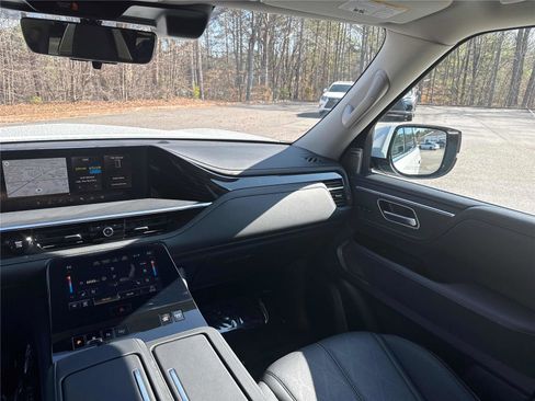 Certified 2025 INFINITI QX80 Sensory image 14