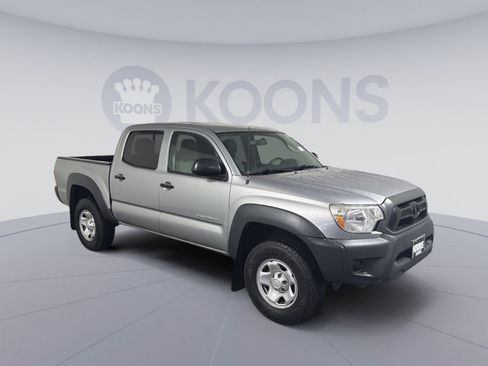 Used 2014 Toyota Tacoma PreRunner image 10
